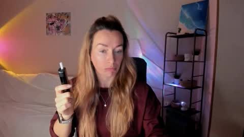 Snapshot of save_the_qween chatting on 10-28-25, 11:47 save the qween online show from 10-28-25, 11:47