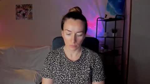 Snapshot of save_the_qween chatting on 12-01-25, 07:24 save the qween online show from 12-01-25, 07:24