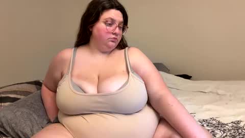 Lexi online show from 10-23-25, 04:45