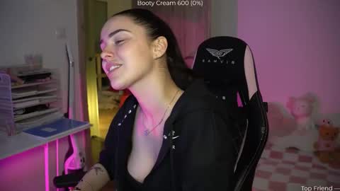 Snapshot of savvage_play chatting on 01-08-26, 07:38 Naomi online show from 01-08-26, 07:38