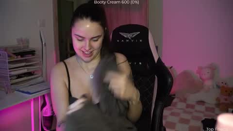 Snapshot of savvage_play chatting on 01-15-26, 08:56 Naomi online show from 01-15-26, 08:56