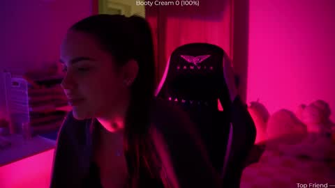 Snapshot of savvage_play chatting on 01-19-26, 05:22 Naomi online show from 01-19-26, 05:22