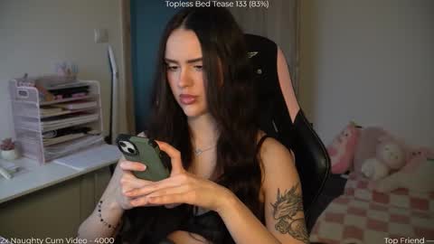 Snapshot of savvage_play chatting on 02-15-26, 03:53 Naomi online show from 02-15-26, 03:53