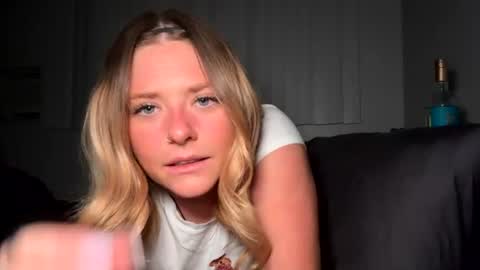 Snapshot of saxxytee chatting on 07-04-26, 03:18 Tee online show from 07-04-26, 03:18