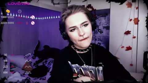 pronoun she. name Mary. age 21. online show from 02-15-25, 01:49