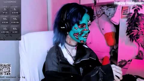 pronoun she. name Mary. age 21. online show from 10-31-25, 05:25