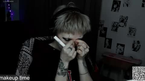 pronoun she. name Mary. age 21. online show from 05-08-26, 07:08