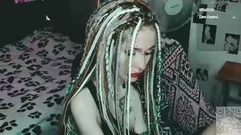 pronoun she. name Mary. age 21. online show from 06-09-26, 02:28