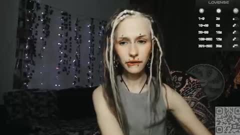 pronoun she. name Mary. age 21. online show from 07-21-26, 10:56