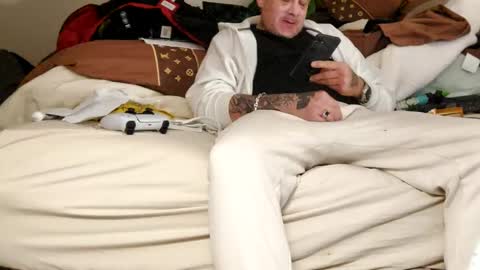 Snapshot of sayhi2mylilguy chatting on 02-11-25, 04:33 sayhi2mylilguy online show from 02-11-25, 04:33
