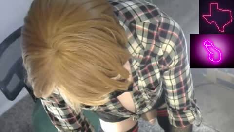 Snapshot of sayhicaitcd chatting on 03-05-26, 08:32 Cait or Caitlin online show from 03-05-26, 08:32