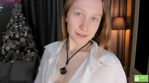 Snapshot of sayllis chatting on 04-12-26, 04:23 Ellis 3 online show from 04-12-26, 04:23