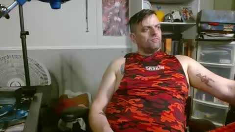 Snapshot of scarecrow2wm chatting on 03-11-26, 05:02 Kent Clark online show from 03-11-26, 05:02