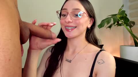 Snapshot of scarett_jackson chatting on 01-24-25, 04:59 Scarett Jackson online show from 01-24-25, 04:59