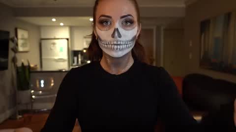 Snapshot of scarlajade chatting on 10-31-25, 11:50 scarlajade online show from 10-31-25, 11:50