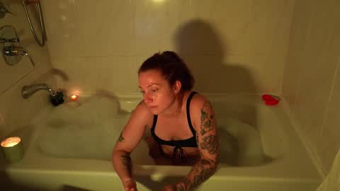 Snapshot of scarlajade chatting on 11-20-25, 03:50 scarlajade online show from 11-20-25, 03:50