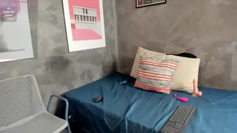Snapshot of scarleet_dh chatting on 07-18-26, 03:44 scarlet online show from 07-18-26, 03:44