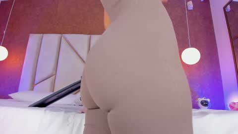 Snapshot of scarleett_johansson chatting on 01-13-26, 07:52 Scarlett online show from 01-13-26, 07:52