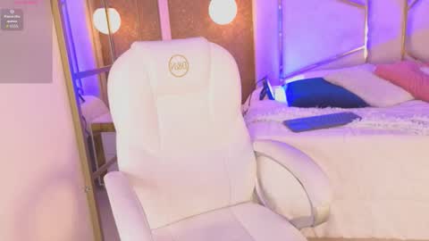 Snapshot of scarleett_johansson chatting on 02-14-26, 07:32 Scarlett online show from 02-14-26, 07:32