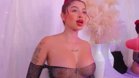 Snapshot of scarleett_jones chatting on 11-27-25, 09:39 scarleett jones online show from 11-27-25, 09:39