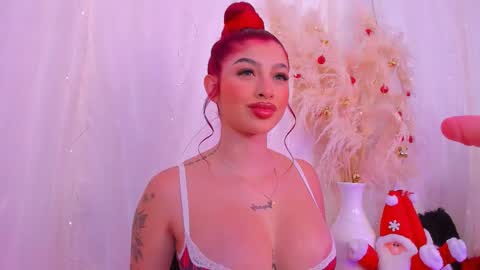 Snapshot of scarleett_jones chatting on 12-13-25, 09:20 scarleett jones online show from 12-13-25, 09:20