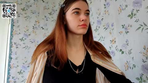 Snapshot of scarlet1flowers chatting on 10-06-25, 08:23 Kira online show from 10-06-25, 08:23