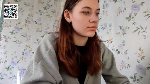 Snapshot of scarlet1flowers chatting on 10-25-25, 08:22 Kira online show from 10-25-25, 08:22