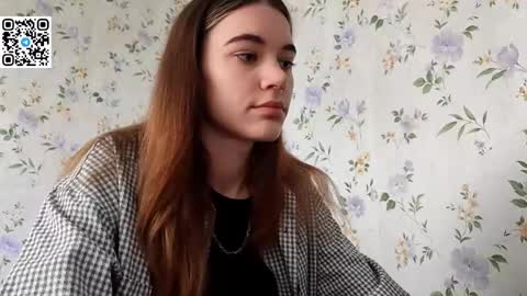 Snapshot of scarlet1flowers chatting on 10-26-25, 09:26 Kira online show from 10-26-25, 09:26