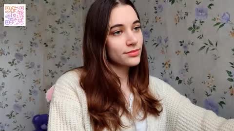 Snapshot of scarlet1flowers chatting on 11-08-25, 12:27 Kira online show from 11-08-25, 12:27