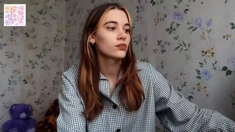 Snapshot of scarlet1flowers chatting on 11-16-25, 12:33 Kira online show from 11-16-25, 12:33