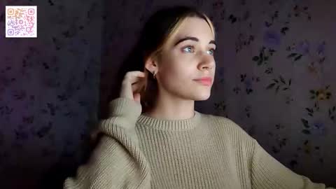 Snapshot of scarlet1flowers chatting on 11-19-25, 10:21 Kira online show from 11-19-25, 10:21