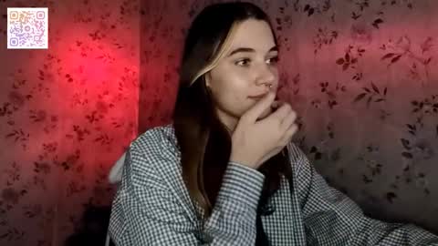 Snapshot of scarlet1flowers chatting on 11-22-25, 10:31 Kira online show from 11-22-25, 10:31