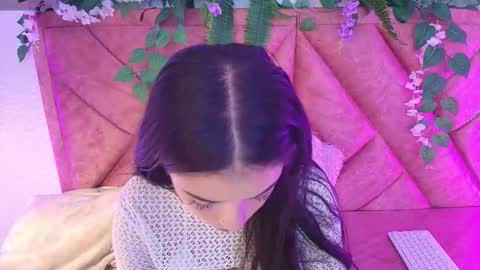 Scarlet  online show from 10-15-25, 04:23