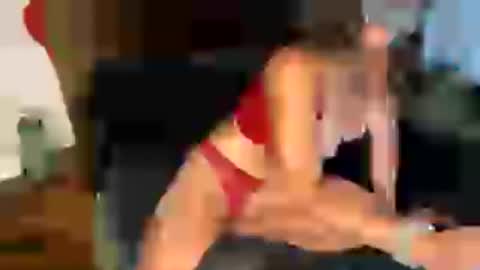Miss Scarlet April online show from 07-28-26, 07:50