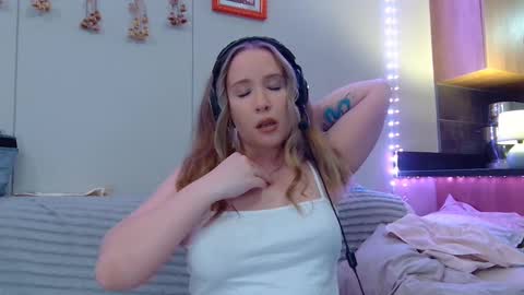 Snapshot of scarlet_carnal chatting on 03-09-25, 06:32 Scarlet Carnal - online show from 03-09-25, 06:32