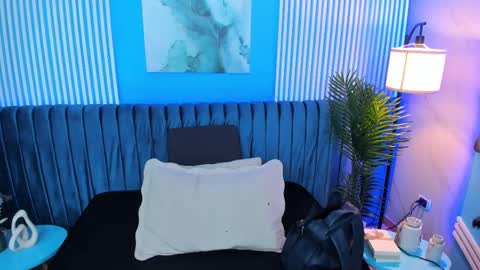 Scarlet Edwars online show from 01-14-25, 11:42