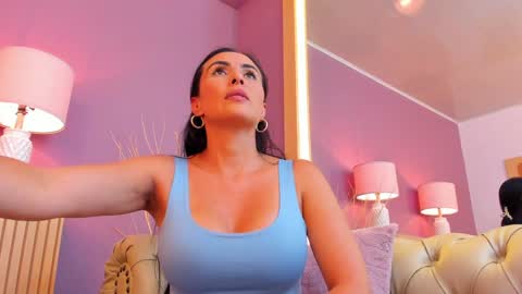 Scarlet Edwars online show from 01-22-25, 04:02