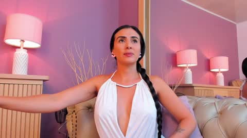 Scarlet Edwars online show from 01-24-25, 12:10