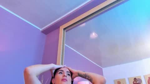 Scarlet Edwars online show from 02-18-25, 03:10