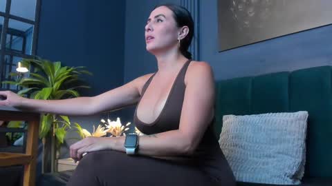 Scarlet Edwars online show from 09-10-25, 08:53