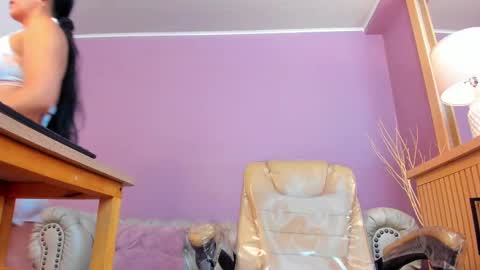 Scarlet Edwars online show from 09-17-25, 06:42