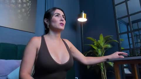 Scarlet Edwars online show from 10-15-25, 07:14