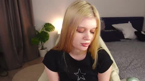 Snapshot of scarlet_enchantress chatting on 11-28-25, 06:27 scarlet_enchantress online show from 11-28-25, 06:27