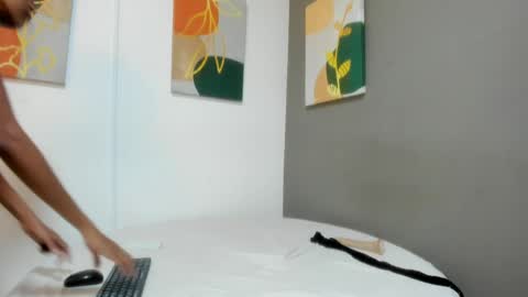 Snapshot of scarlet_glow chatting on 05-28-26, 01:08 Scarlete online show from 05-28-26, 01:08