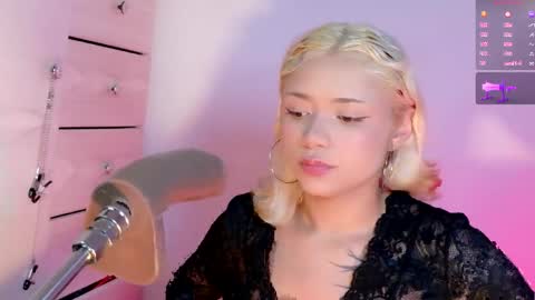 scarlet_gold online show from 04-09-26, 01:49