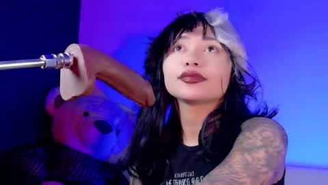 Snapshot of scarlet_gold chatting on 06-06-26, 01:11 scarlet_gold online show from 06-06-26, 01:11