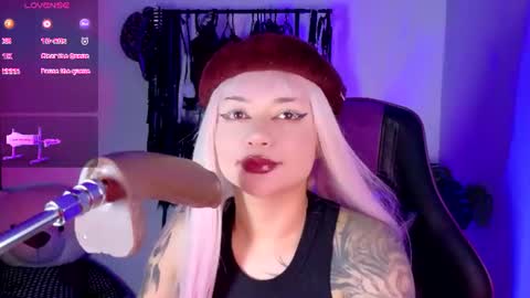 Snapshot of scarlet_gold chatting on 06-17-26, 09:05 scarlet_gold online show from 06-17-26, 09:05