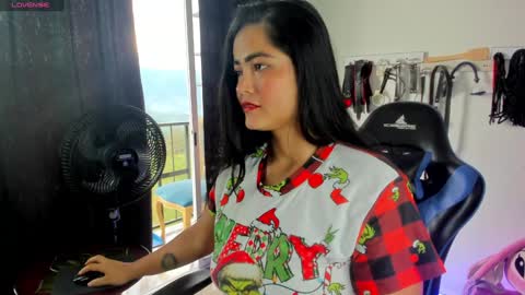 scarlet taylor kennedy online show from 12-26-24, 09:15