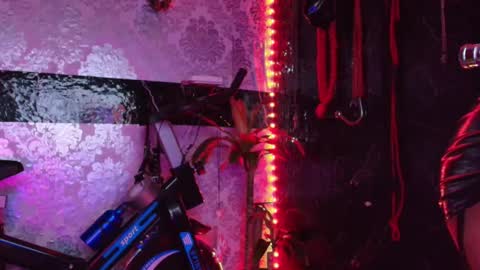 Scarlet online show from 10-23-25, 07:34