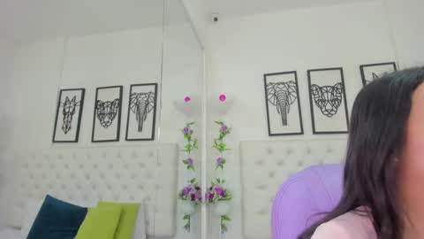 Snapshot of scarlet_stan22 chatting on 12-11-24, 10:58 Isa online show from 12-11-24, 10:58